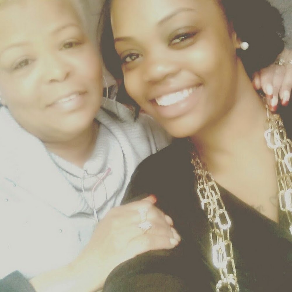 Meet your Posher, Denise